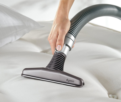 vacuum-cleaning vacuum cleaning
