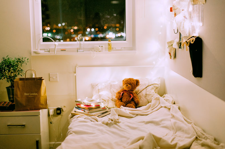 messy-and-cozy-bedroom messy and cozy bedroom