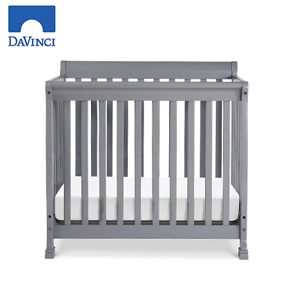 DaVinci product image of mini crib