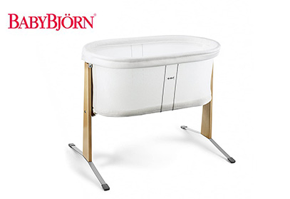 product image of white simple bassinet by baby bjorn