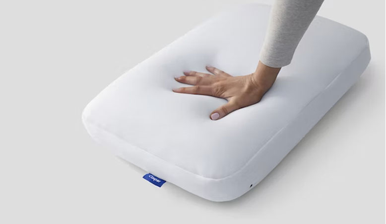 hand press casper hybrid pillow
