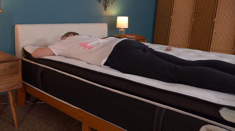Julia-is-testing-The-Hush-Arctic-Luxe-Hybrid-mattress Julia is testing The Hush Arctic Luxe Hybrid mattress